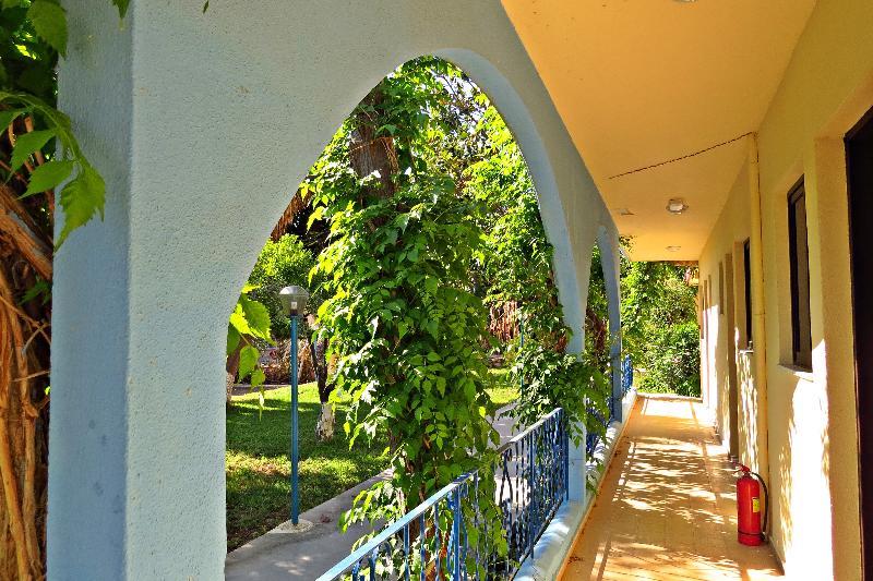 Maritime Hotel Apartments Petaloudes Exterior foto