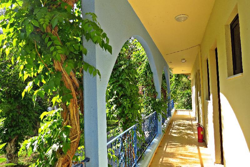 Maritime Hotel Apartments Petaloudes Exterior foto